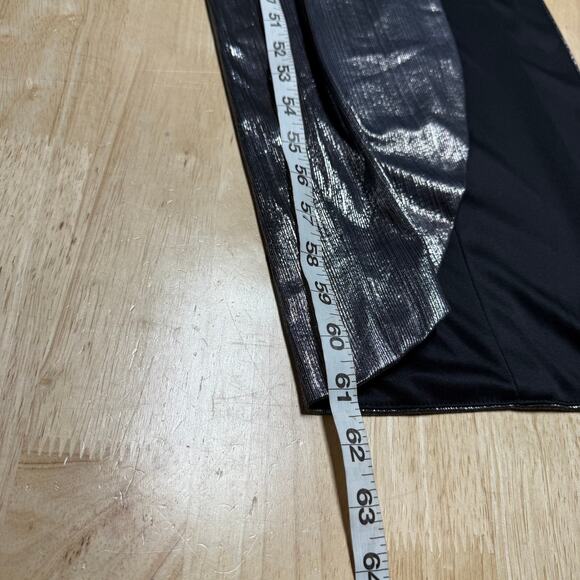 Mac Duggal NWT Silver Metallic Stretch Jersey Dress Cutout High Slit Size 2 - Picture 8 of 8